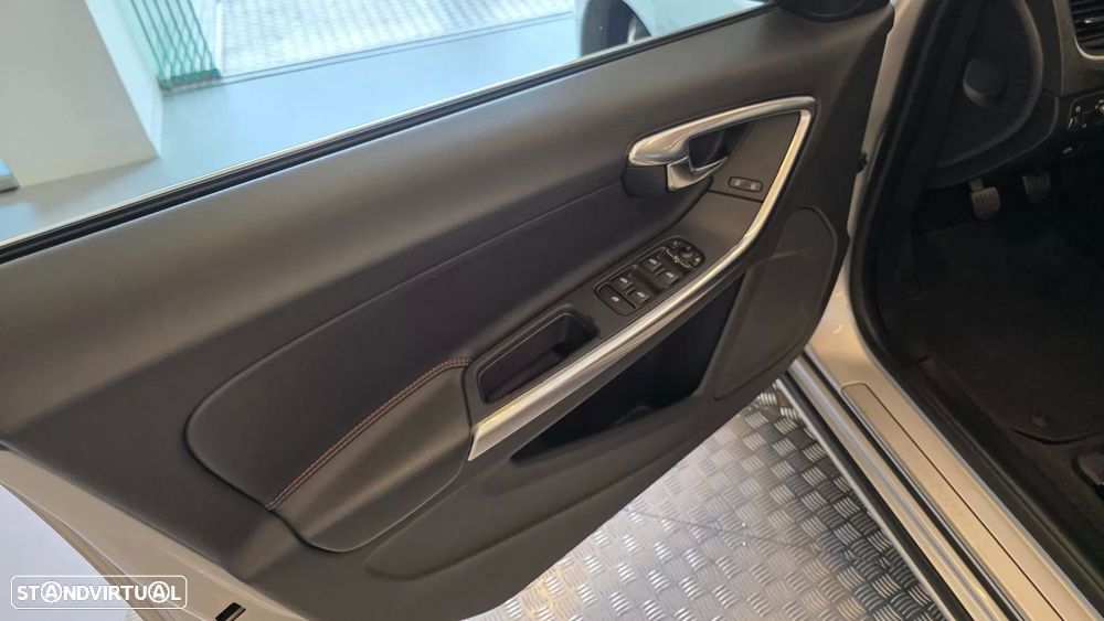Volvo V60 2.0 D4 VOR - 39