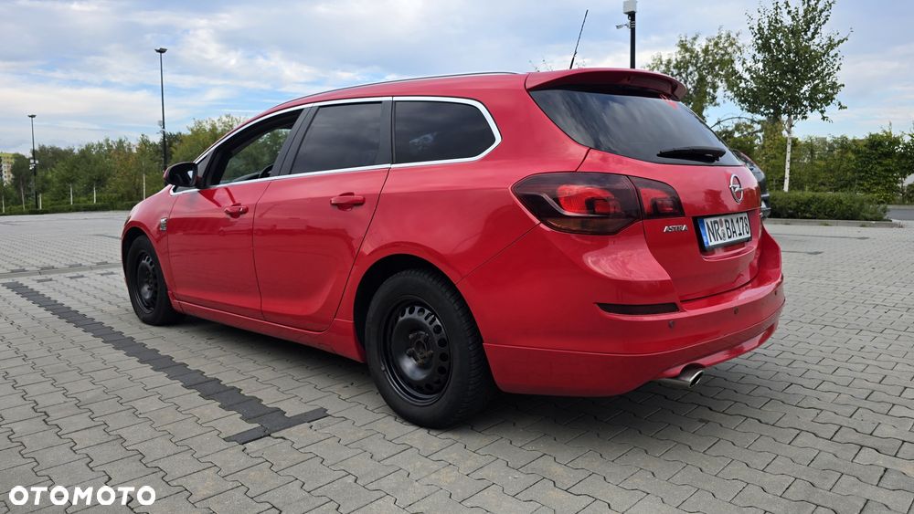 Opel Astra 2012 photo 4