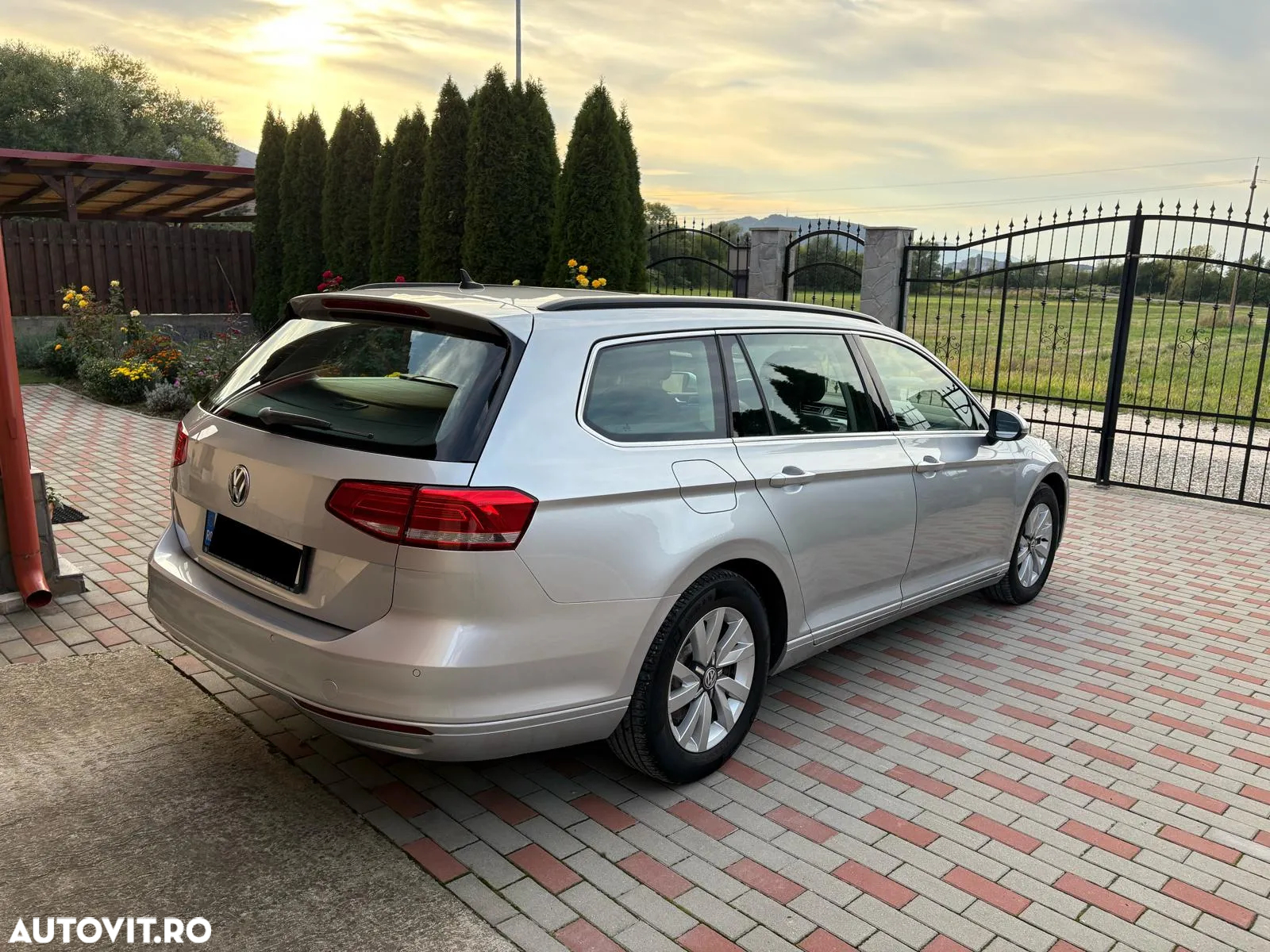 Volkswagen Passat Variant 2.0 TDI (BlueMotion Technology) Comfortline - 5