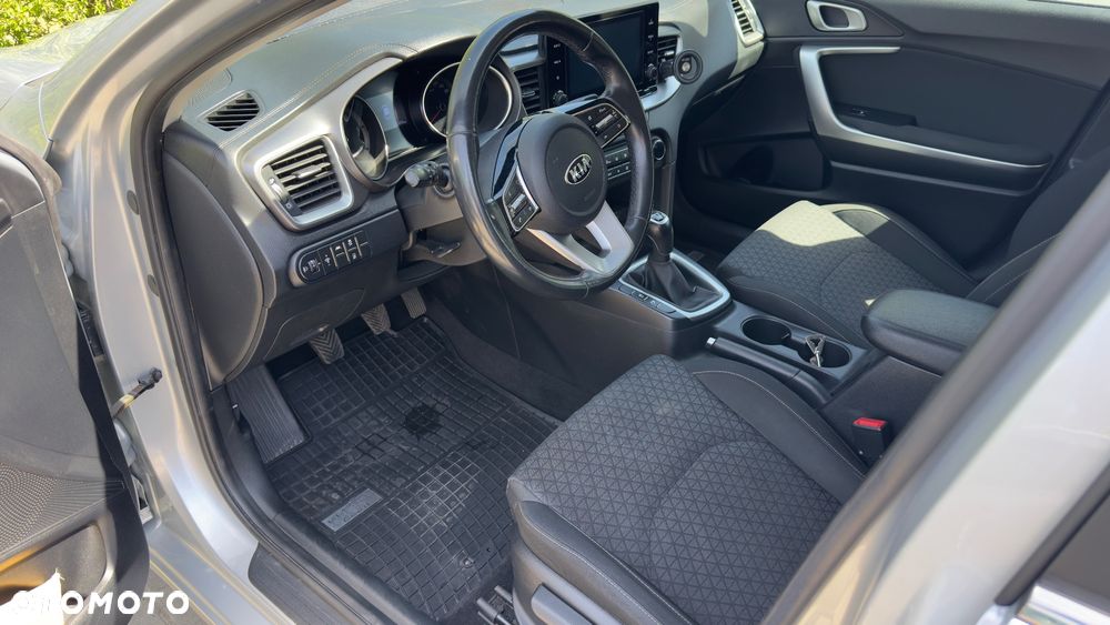 Kia Ceed 1.6 CRDi SCR M - 16