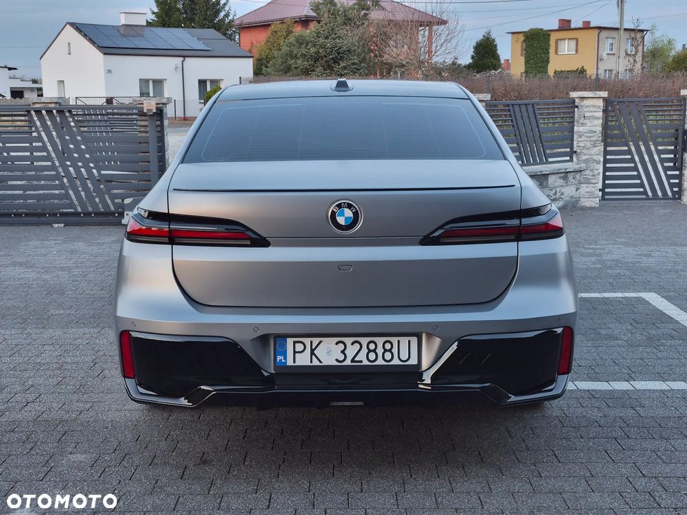 BMW Seria 7 740i - 7