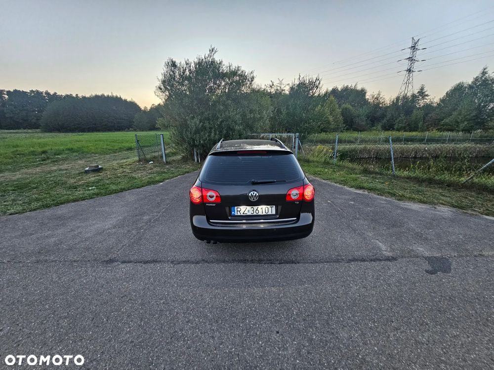 Volkswagen Passat - 17