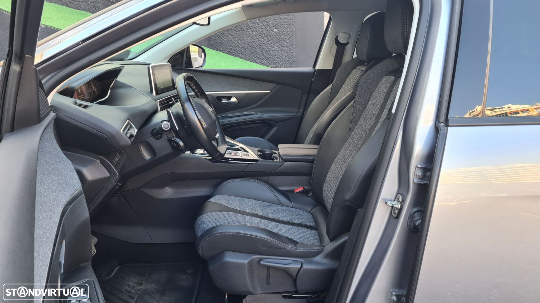 Peugeot 5008 1.5 BlueHDi Allure EAT8 - 39