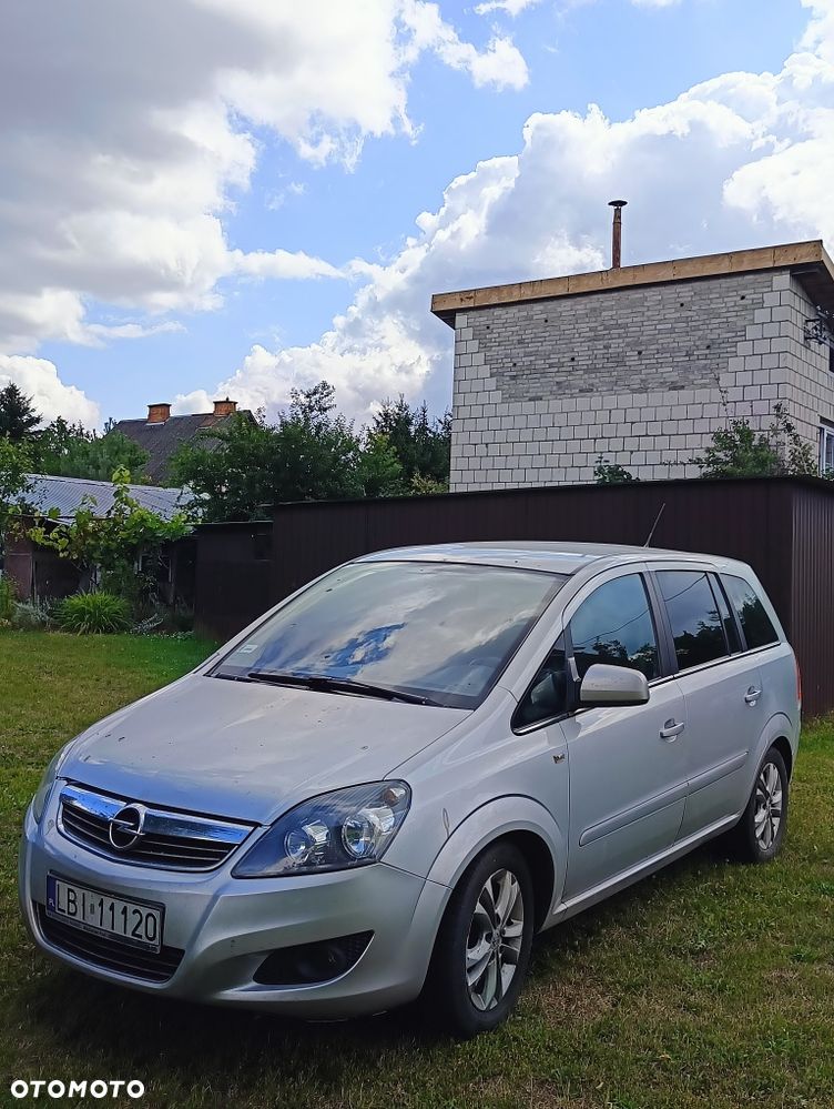 Opel Zafira - 1