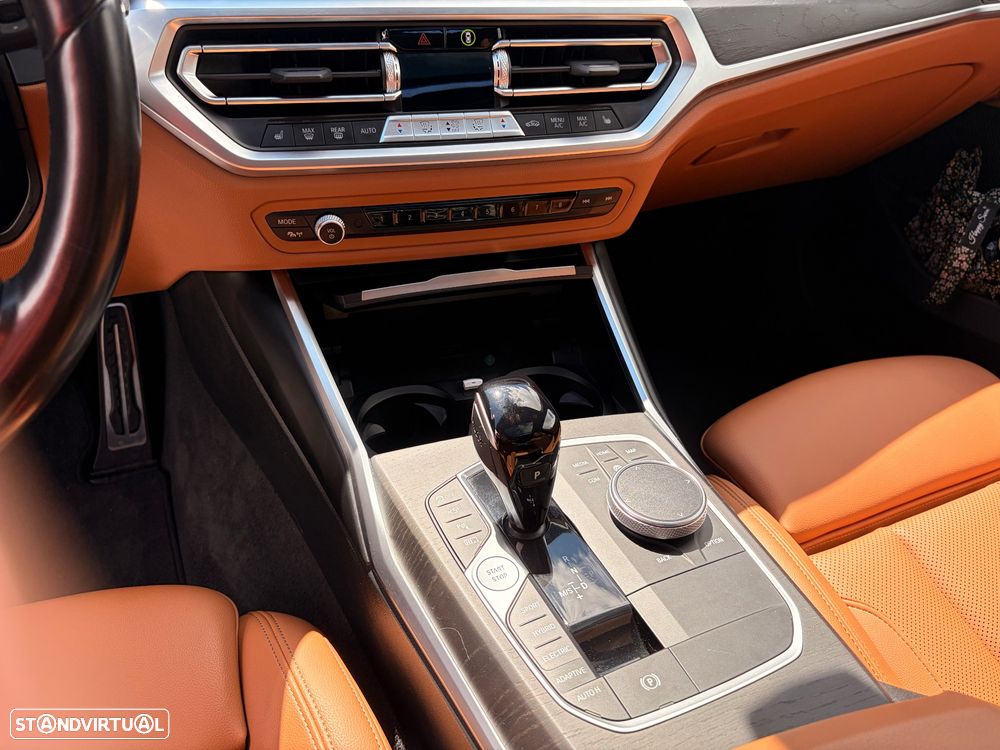 BMW 330 e Pack Desportivo M Auto - 23