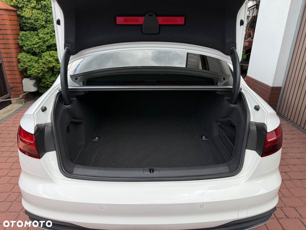 Audi A4 Limousine 35 TFSI Sport S tronic - 31