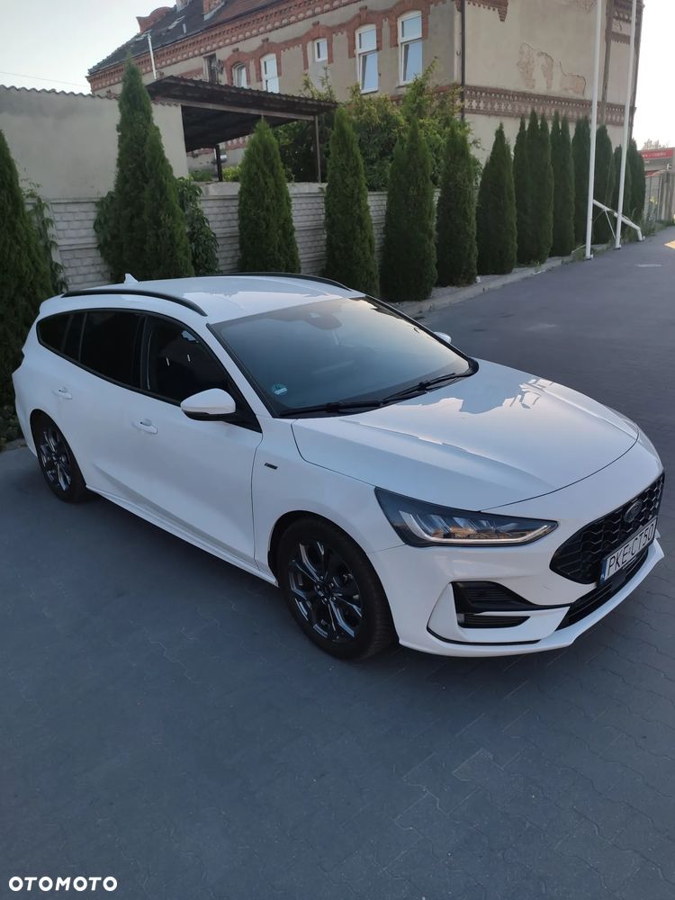 Ford Focus 1.0 EcoBoost Hybrid ST-LINE X - 12