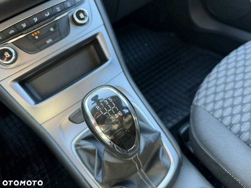 Opel Astra 1.4 T Enjoy S&S - 19