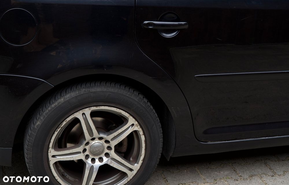 Volkswagen Touran 1.6 FSI Basis - 15