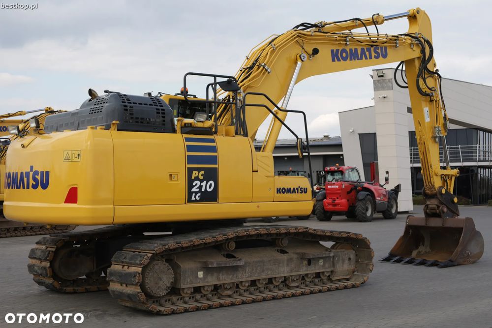 Komatsu PC210LC-11 - 9