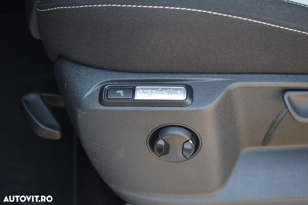 Volkswagen Tiguan 2.0 TDI SCR 4MOTION DSG Elegance - 35