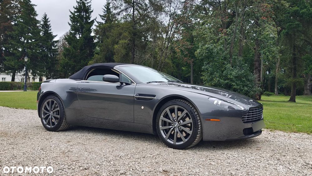 Aston Martin V8 Vantage - 14