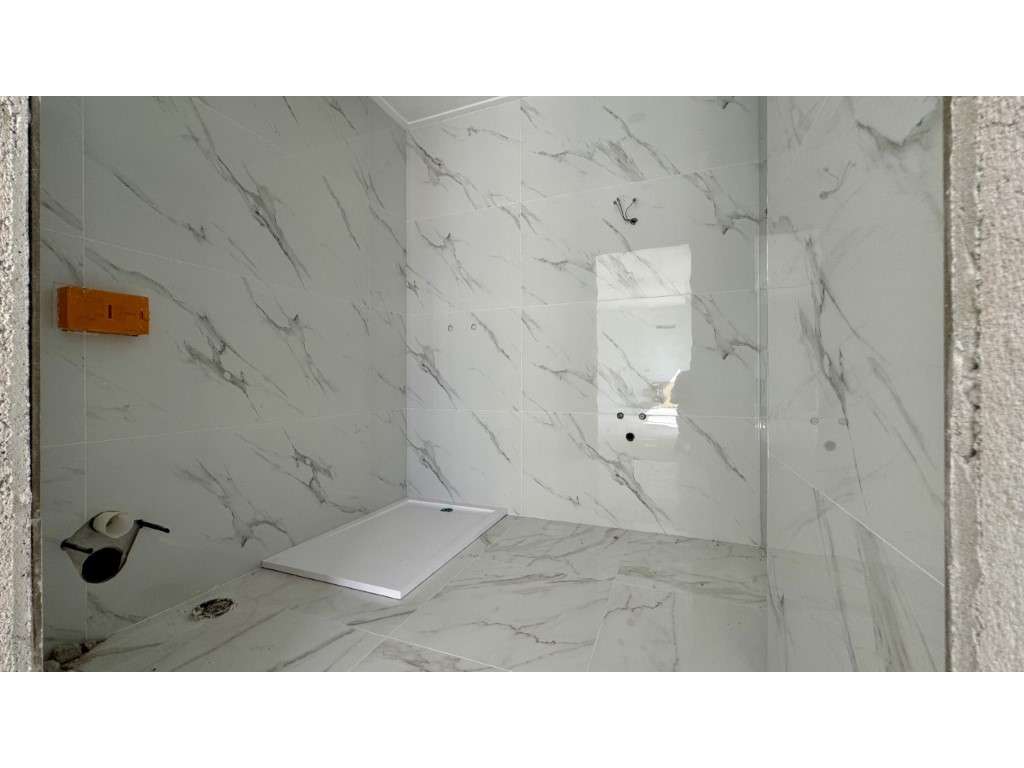 Apartamento T5 (3 Suítes) com 2 Terraços e Garagem em Box - Urbaniz... - Grande imagem: 2/21