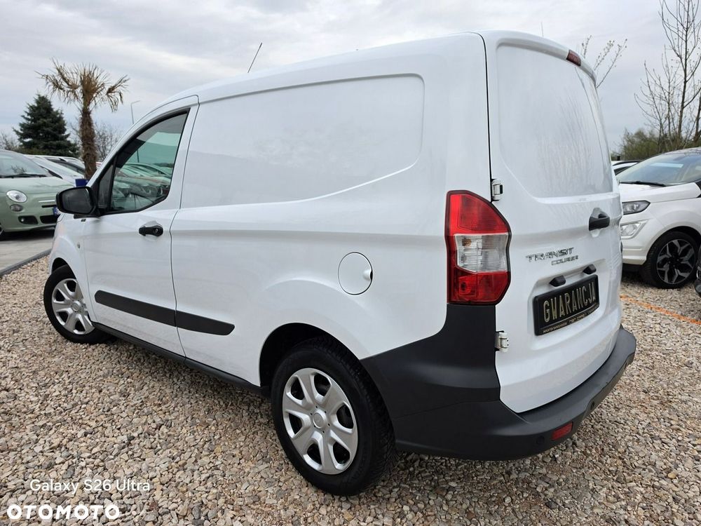 Ford Transit Courier - 9