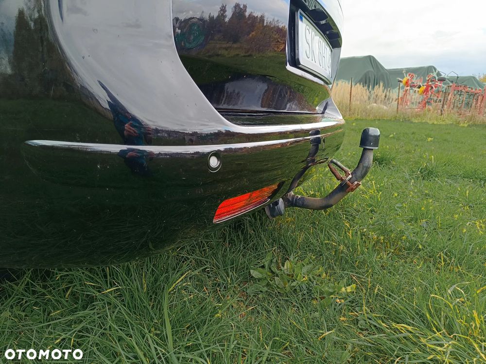 Peugeot 5008 1.6 THP Family 7os - 27