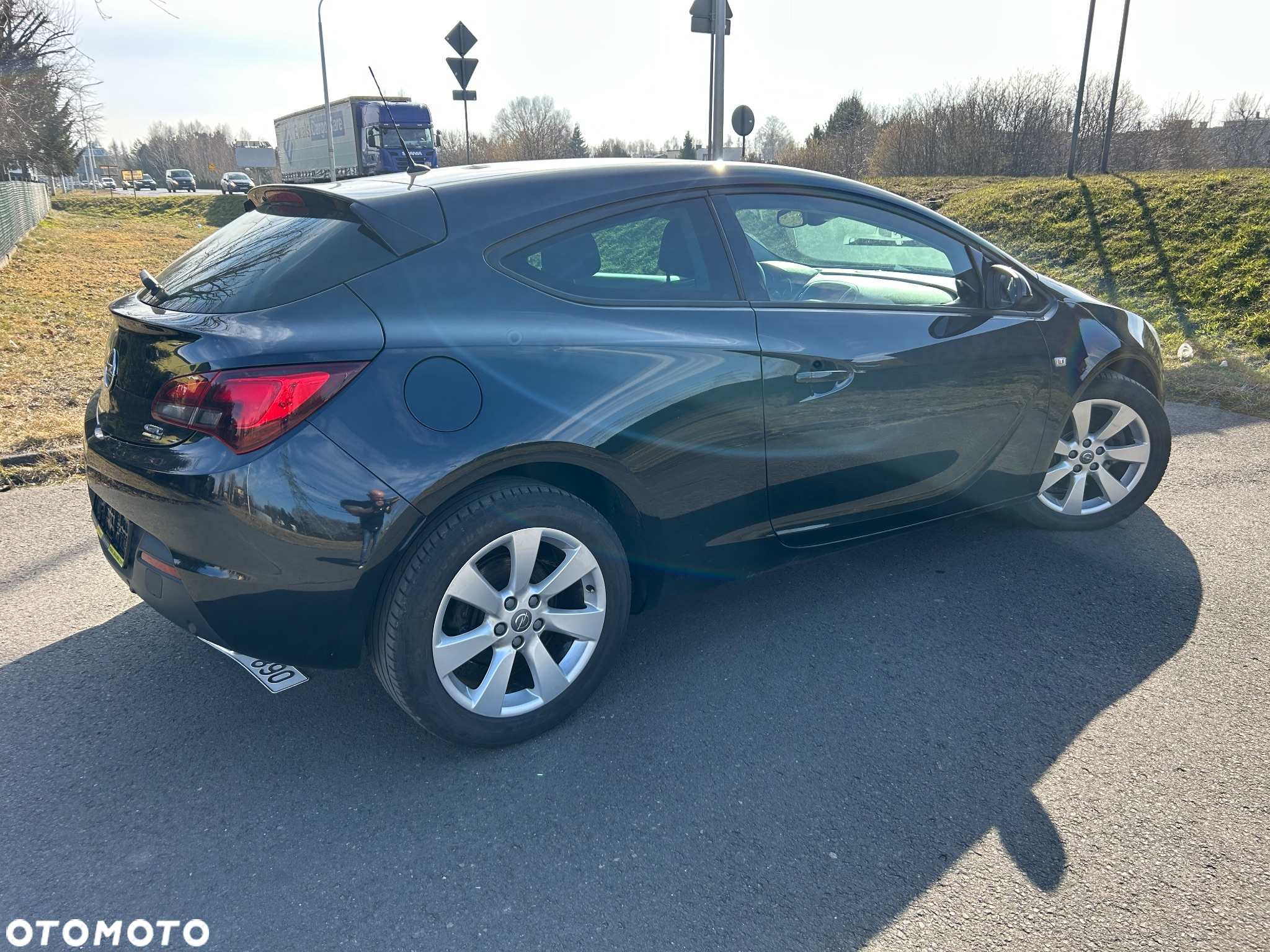 Opel Astra GTC 1.4 Turbo - 11
