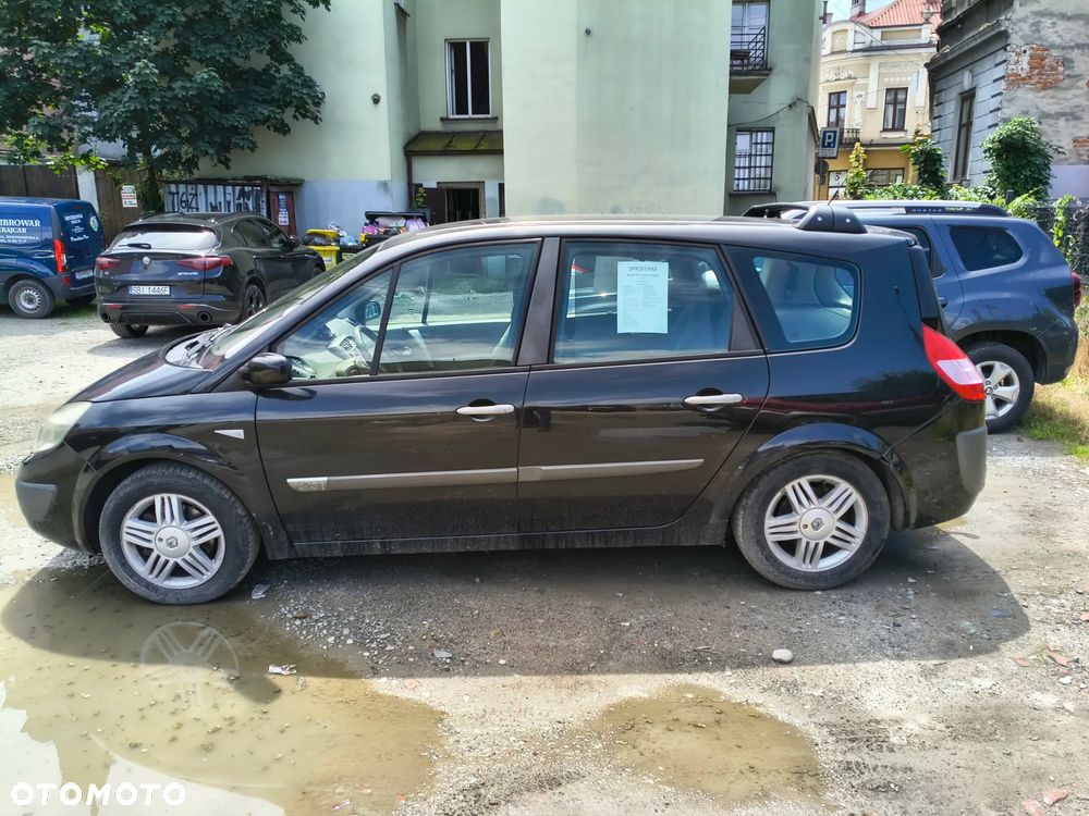 Renault Scenic 2.0 Confort Privilege - 10