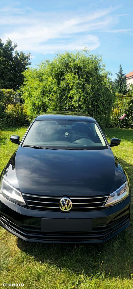 Volkswagen Jetta - 2