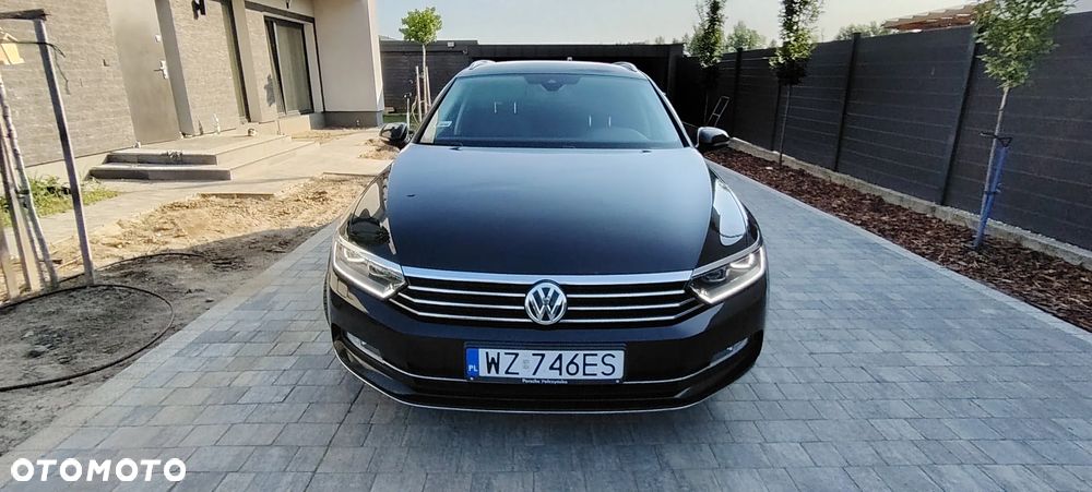 Volkswagen Passat - 1