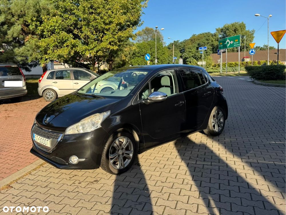 Peugeot 208 1.4 VTi Allure - 12