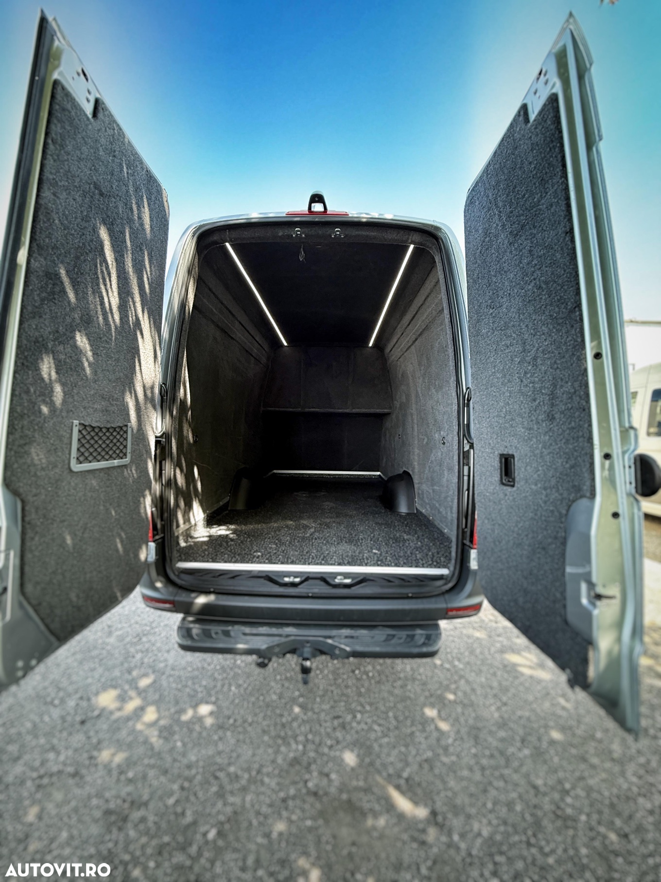 Mercedes-Benz Sprinter - 19