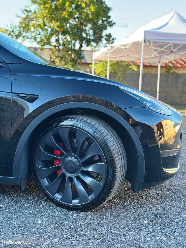 Tesla Model Y Performance Tração Integral - 11