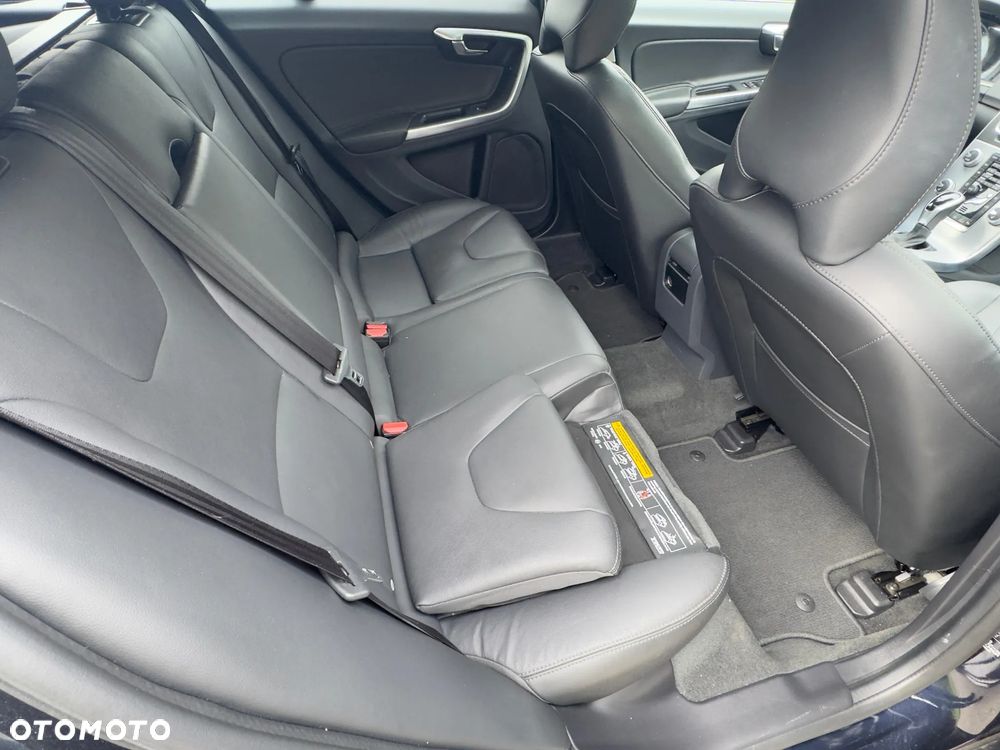 Volvo V60 D4 AWD Drive-E Dynamic Edition (Momentum) - 35