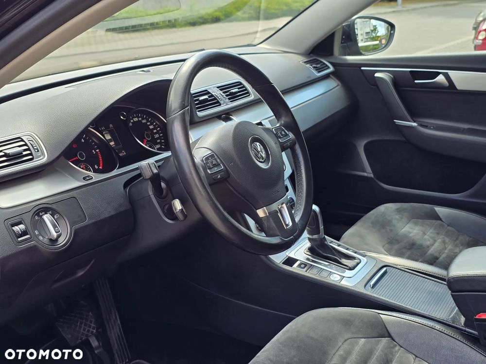 Volkswagen Passat 2.0 TDI Highline DSG - 30