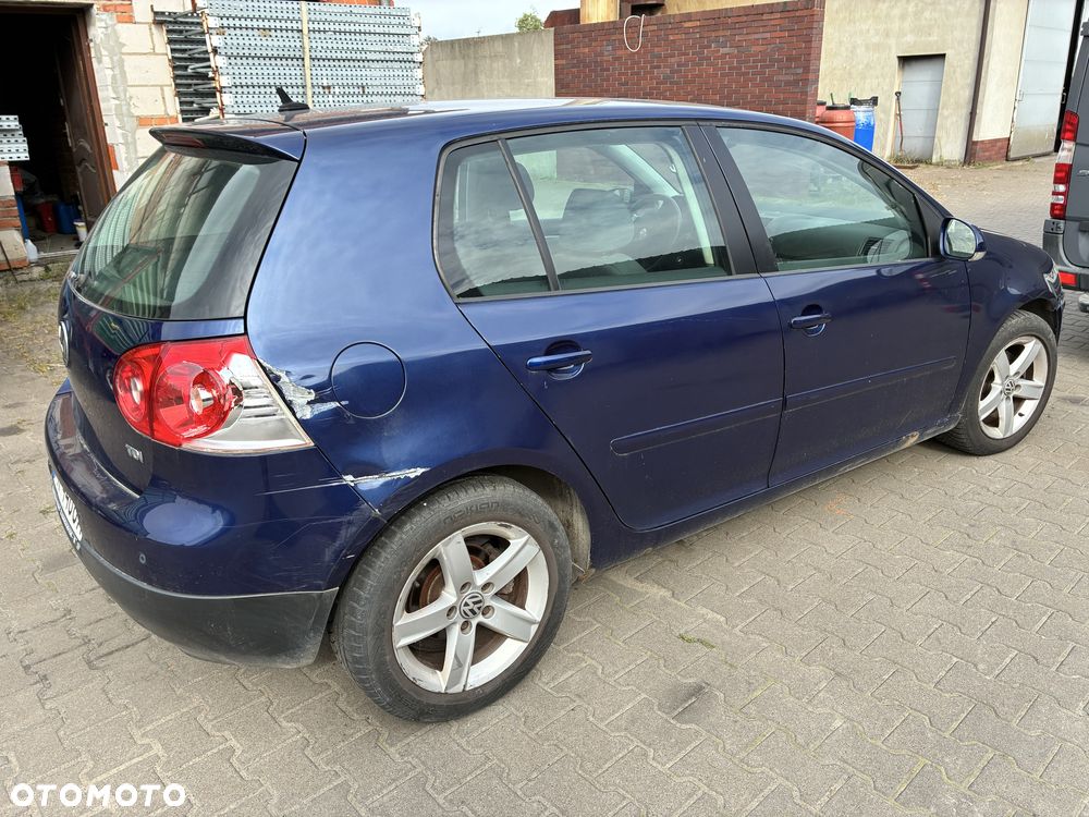 Volkswagen Golf - 6