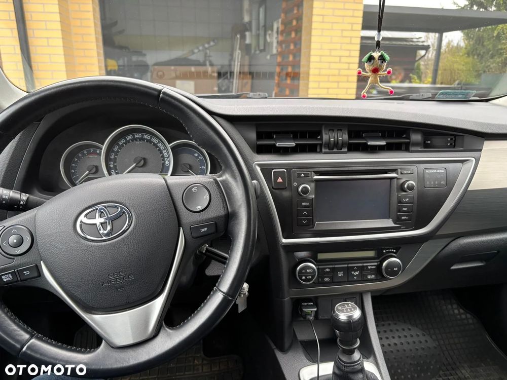 Toyota Auris - 2