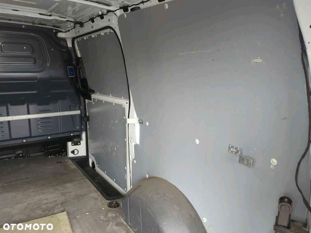 Mercedes-Benz VITO - 19