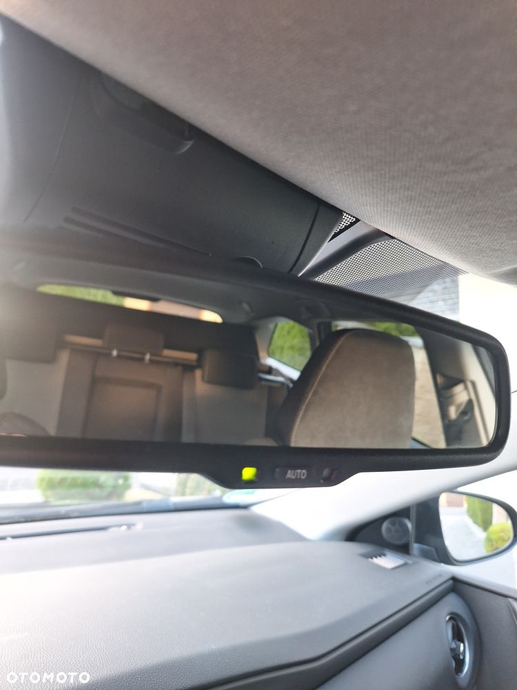 Toyota Auris 1.8 VVT-i Hybrid Automatik Edition S+ - 18