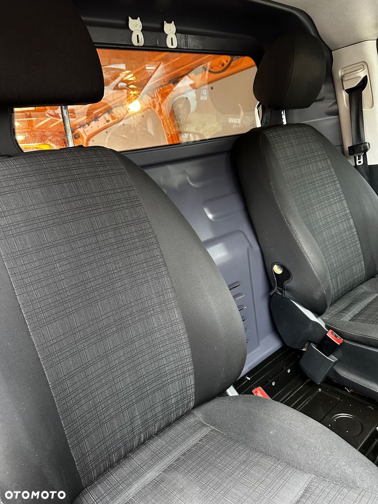 Mercedes-Benz VITO - 12