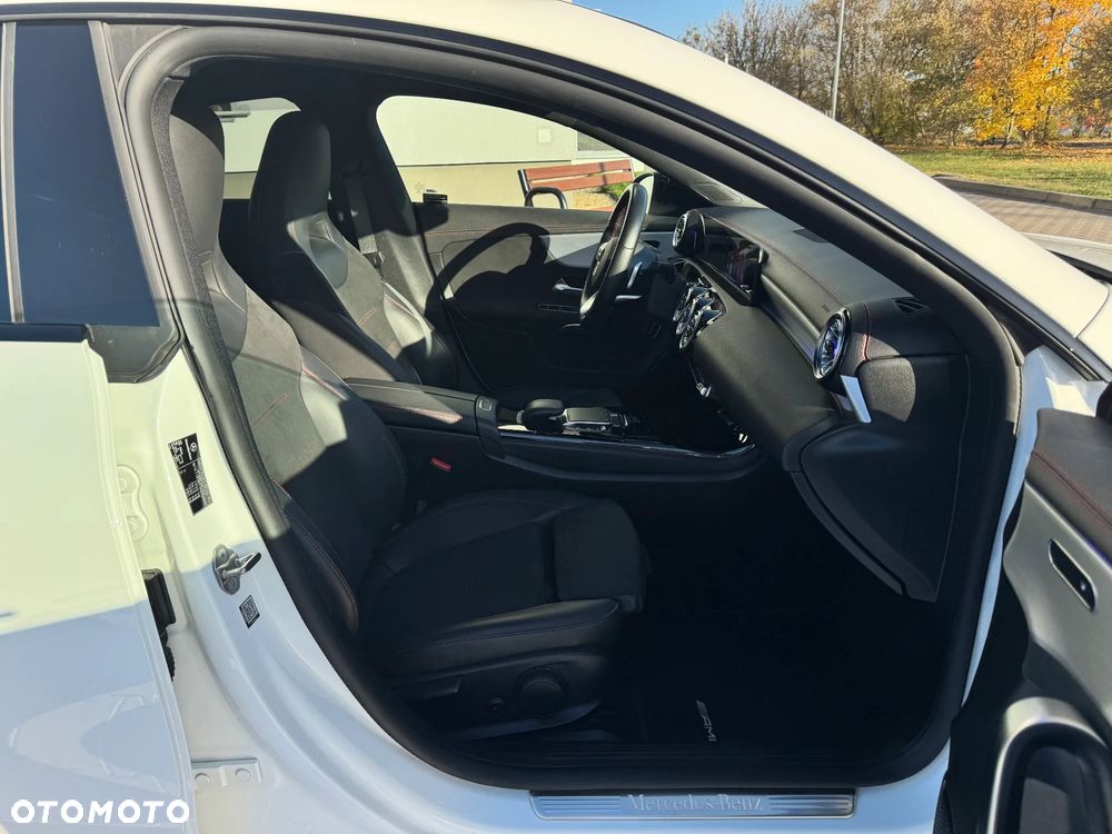 Mercedes-Benz CLA 200 AMG Line 7G-DCT - 21