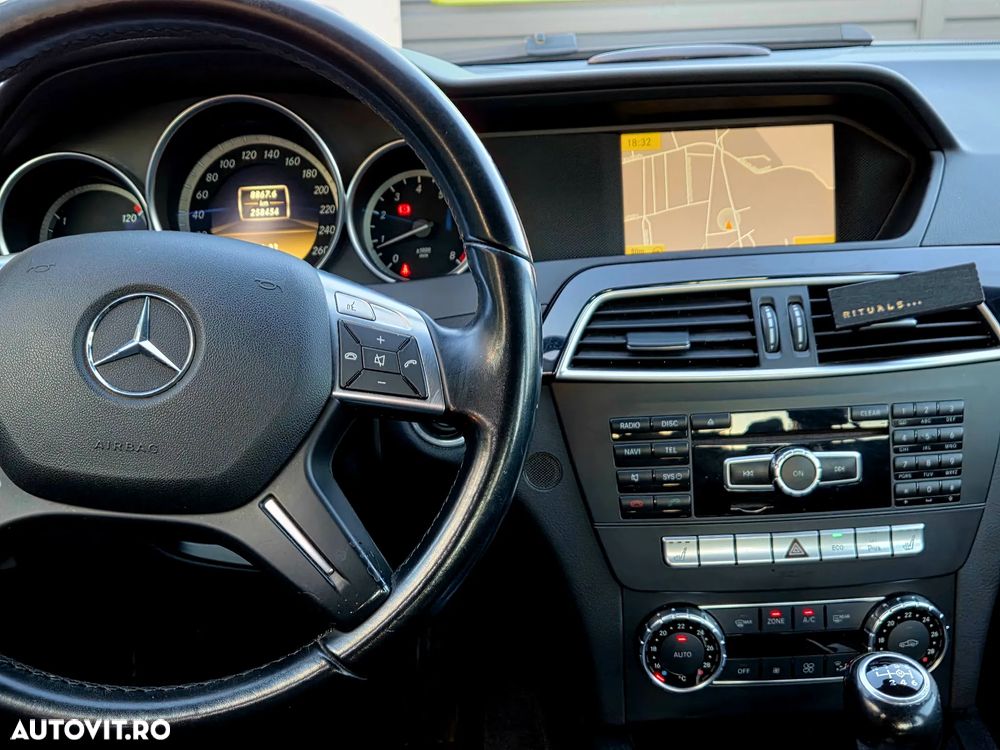 Mercedes-Benz C 180 CGI BlueEFFICIENCY - 14