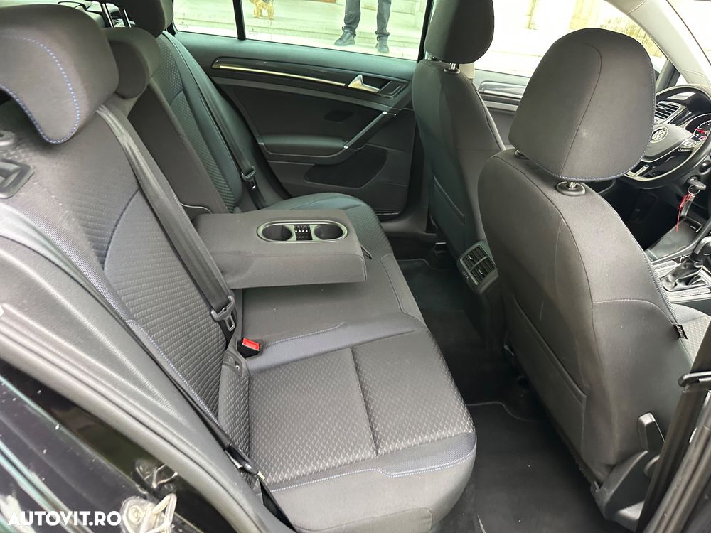 Volkswagen Golf - 30