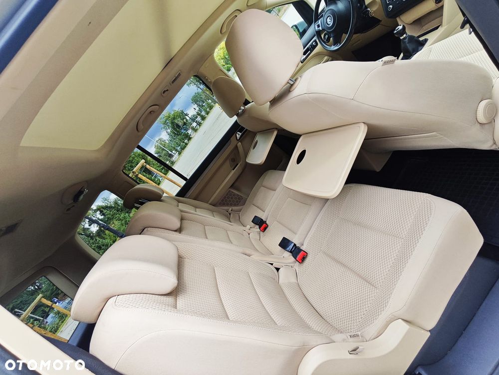 Volkswagen Touran 2.0 TDI Highline - 22