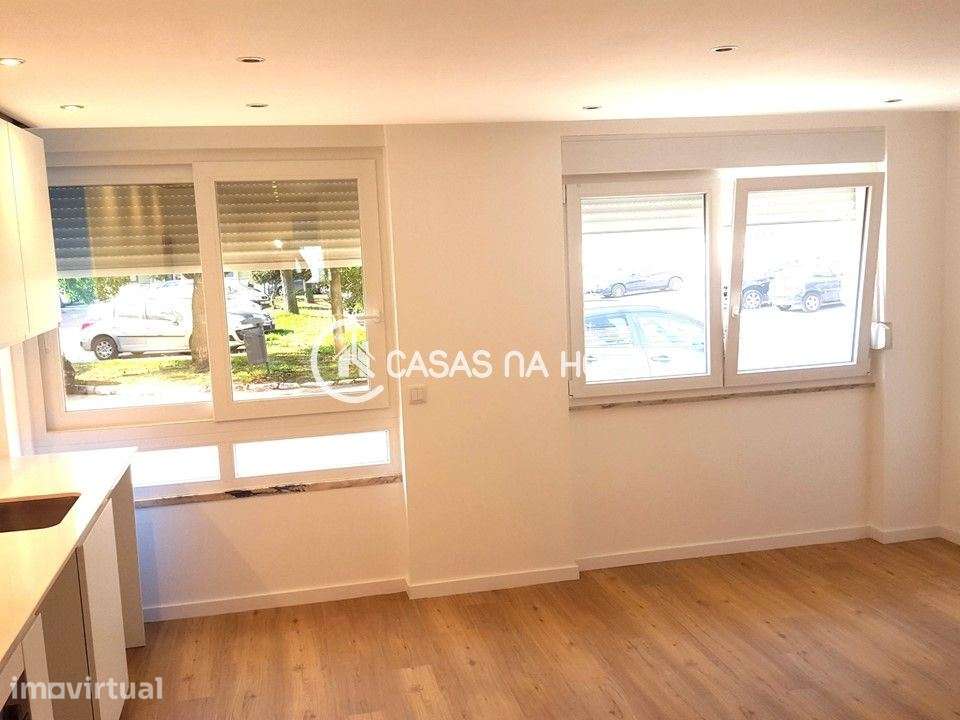 T3 renovado com duas casas de banho e cozinha semi-equipada em Setúbal - Grande imagem: 4/23