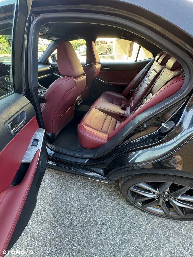 Lexus IS 300h F Impression EU6 - 9