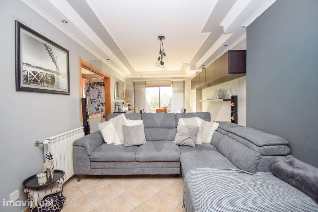 Vende-se Apartamento T2 na Cavaleira | Junto ao Novo Hospital de Sintr - Grande imagem: 2/32