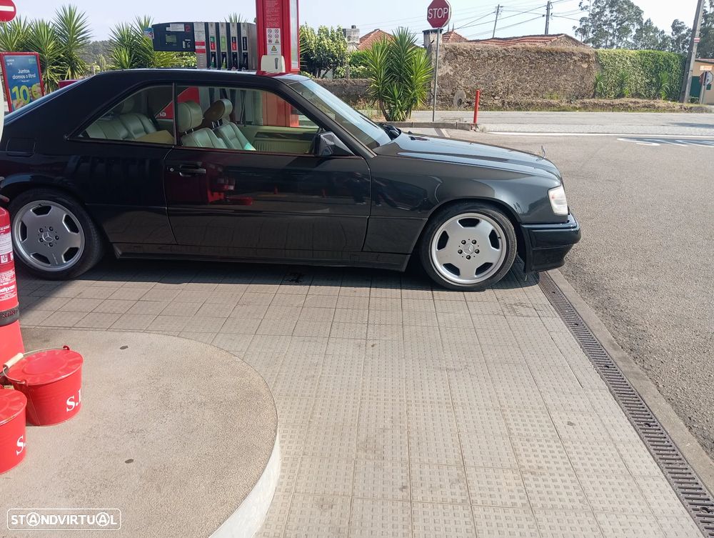 Mercedes-Benz W124 (1984-1997) 300 CE-24 - 3