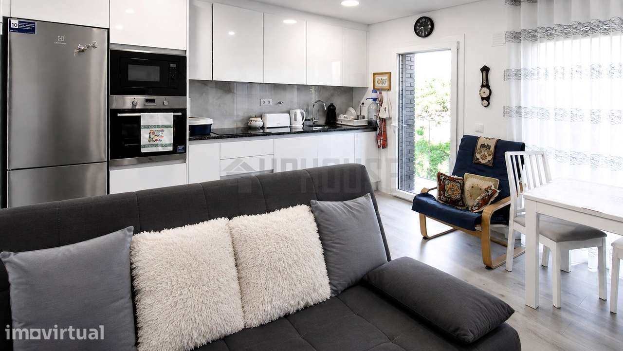Apartamento T1 Recente com Garagem | Próximo do Politécnico - Grande imagem: 4/12