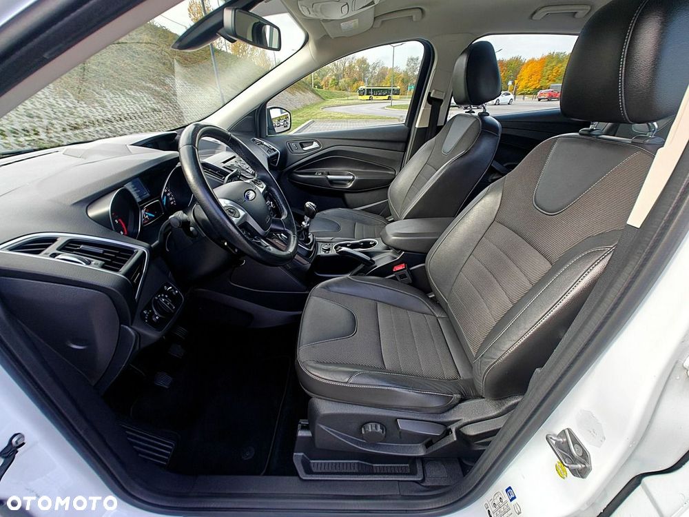Ford Kuga - 34