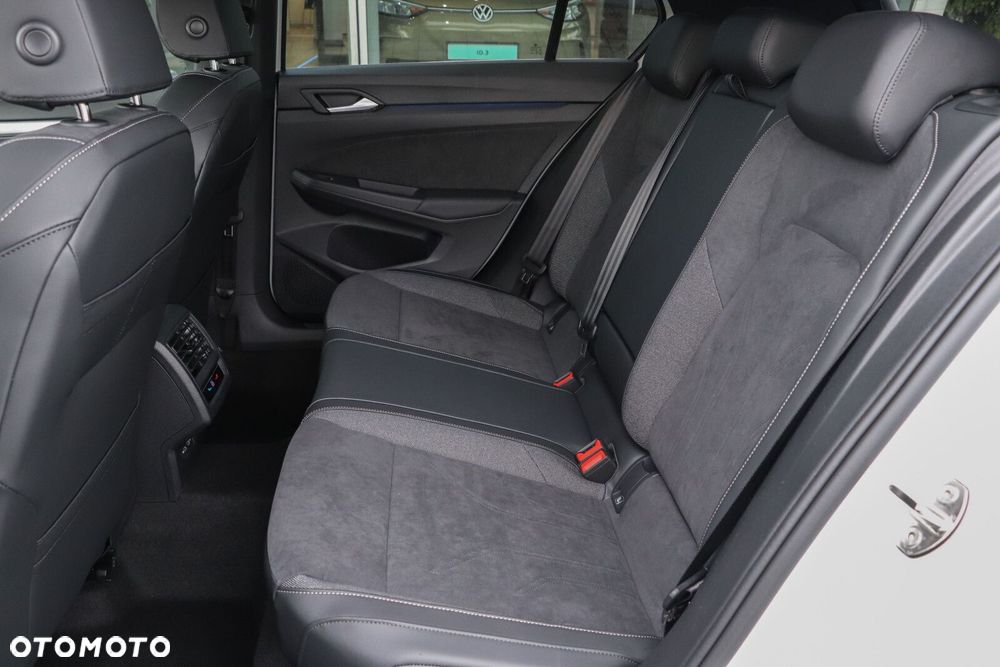 Volkswagen Golf - 11