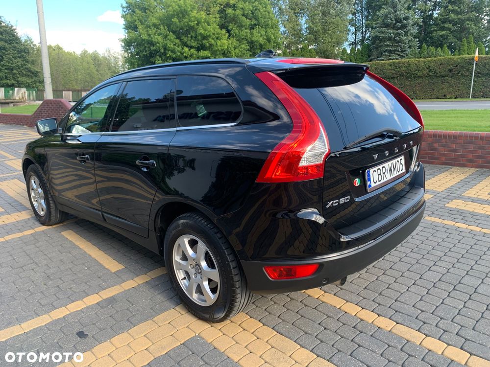Volvo XC 60 D5 AWD Momentum - 4