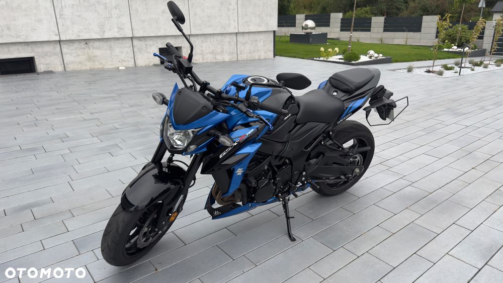 Suzuki GSX - 1