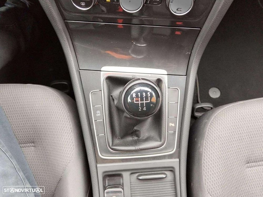 VW Golf Variant 1.6 TDi Confortline - 17