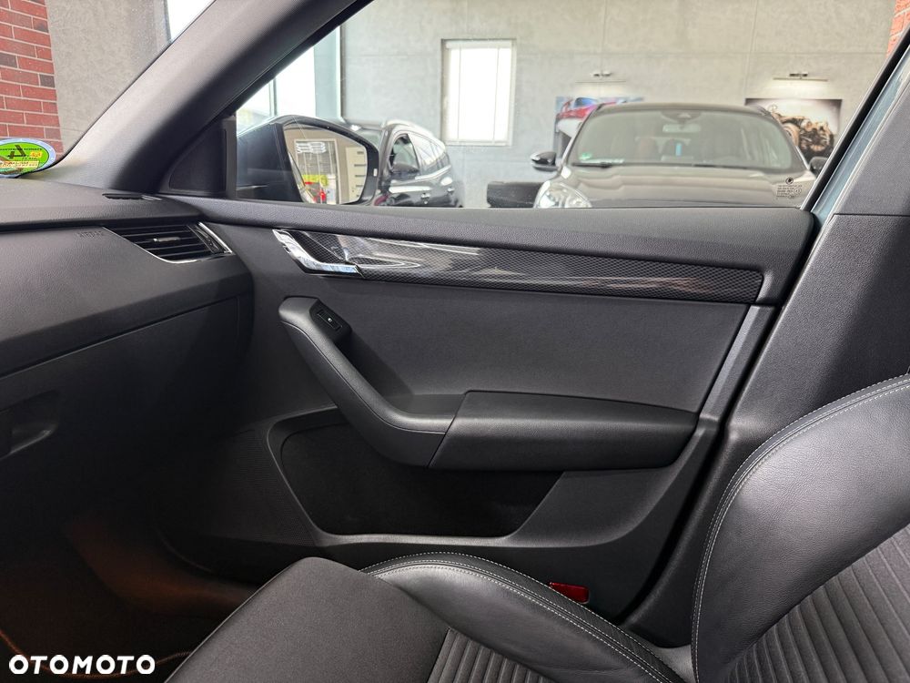 Skoda Octavia 2.0 TDI DSG RS - 29