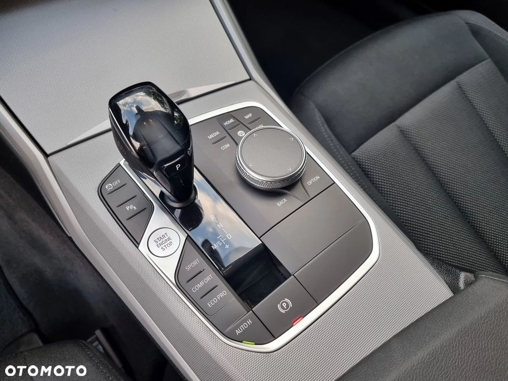 BMW Seria 3 320d Edition Luxury Line Purity - 33