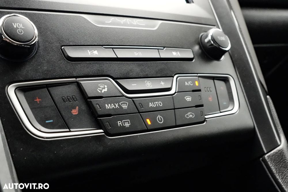 Ford Mondeo 2.0 HEV Titanium - 24